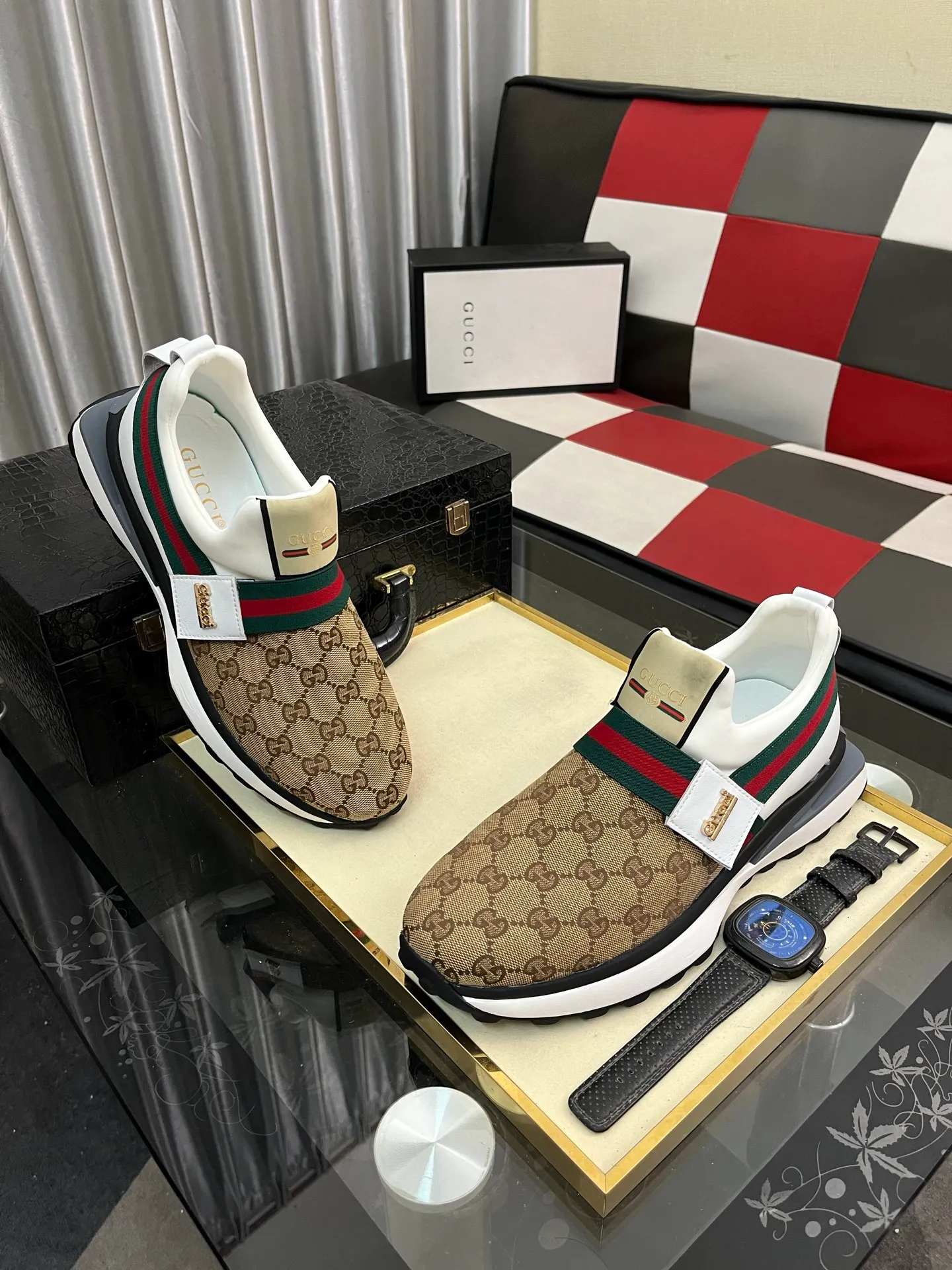 Men's shoes 💰458⌚️⌚️Gucci •Gucci original quality.~ Unique modern style sneakers. 🏃A must-have casual shoe for trendy men😍😍 Original brand imported from Italy, imported original leather, sheep lining (refuses to discolor and grind feet) Sole: Original sole provided by the original factory, French lazy style design ⚠️Fit to the feet, original quality attached, super comfortable original sole, code number: 38-443️⃣colors available